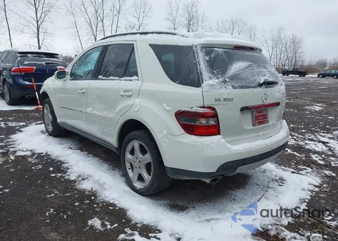 2008 Mercedes-Benz Ml 350 4Matic z USA, uszkodzony, nr VIN 4JGBB86E08A360617